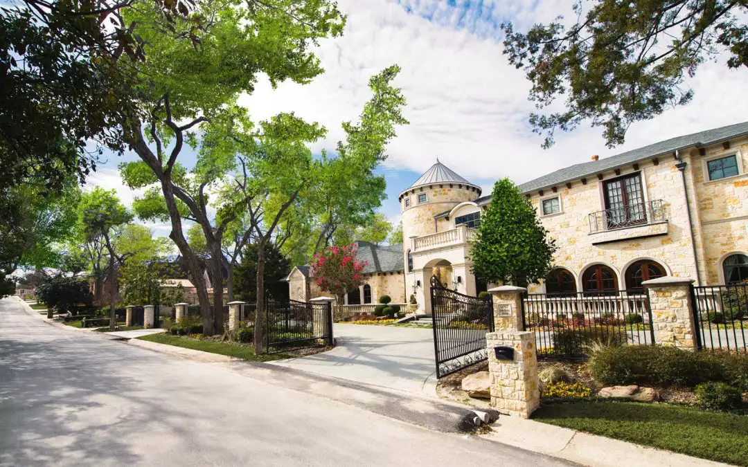 The Best Neighborhoods in the Corridor photo retouching